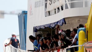 Aquarius, Malta smentisce Salvini: "Anche l'Italia accoglierà parte dei migranti"